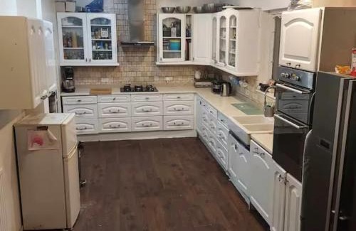 Ellemford House | Silverknowes Silver room sleeps 4 with private shower