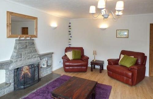 Llanddona House | Simdda Wen Cottage