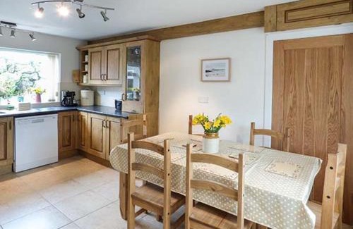 Llanddona House | Simdda Wen Cottage