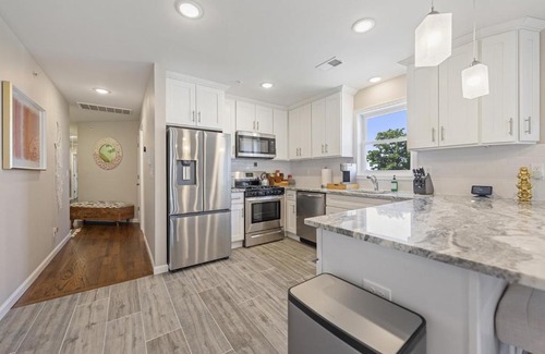 Newark Apartment | Simon Stays I Grand Oasis