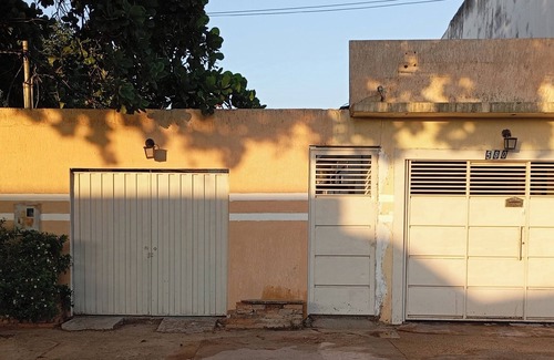 Corumba House | Simple and comfortable central house Rua Oriental Centro