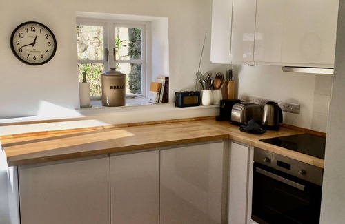 Myddfai House | Simple luxury in Brecon Beacons village house