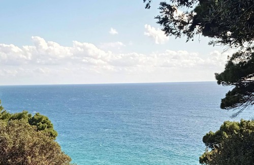 Glyfada Hotel | Simple stays and soulful experiences in charming Corfu