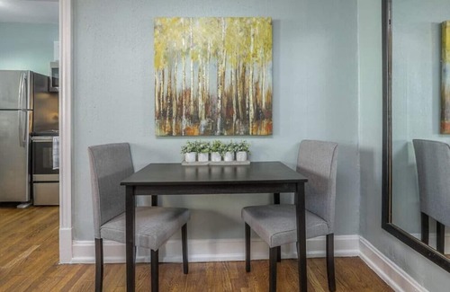 Midtown - Westport Apartment | Simple Studio Living