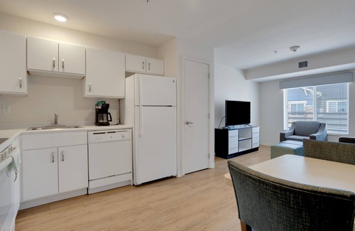 Far North Central Apartment | Simplicity At the Rim 1407 I Comfy 1 Bed 1 Bath