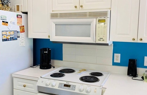 Central Myrtle Beach Apartment | Simply beautiful 1 floor condo in the center of MB