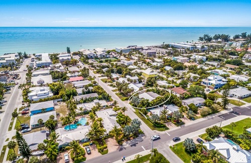 Holmes Beach House | SIMPLY CHIC: Beautiful, Remodeled, Heated Pool, Waterfall, 1.5 Blocks to Beach!!