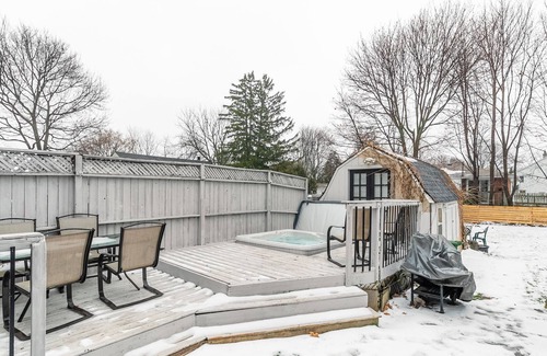 Watertown Apartment | Simply Comfort. Stylish Hamilton House 3Br HOT TUB