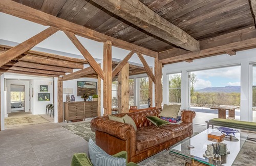 New Paltz House | Simply Impeccable Home with a Sweeping Mountain View and Guest House