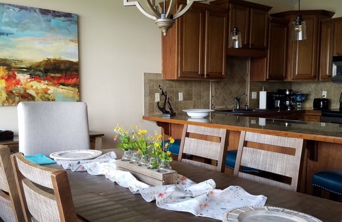 Hollister Condo | Simply Irresistible III * Right on the Lake and Close to All the Action!