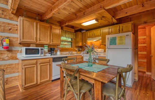 Gatlinburg - Pigeon Forge Cabin | Simply the Best - Game Room & Pet-Friendly Cabin in Wears Valley!