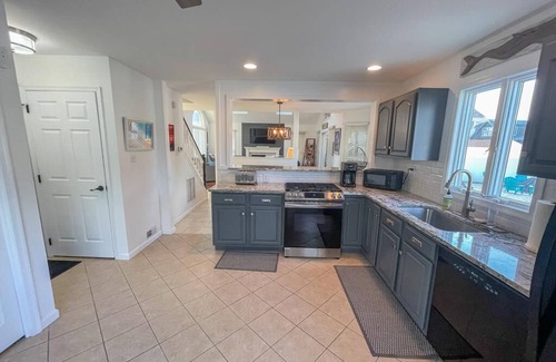 Villas House | Single Family Home Steps to The Bay (3BR/2.5BA) Pool & Pet Friendly In The Villas!