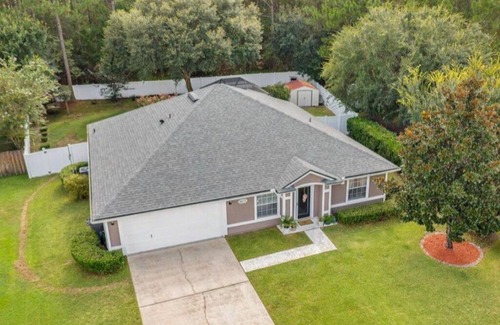 Westside House | Single house: 12guests,4bds/2baths,large backyard.