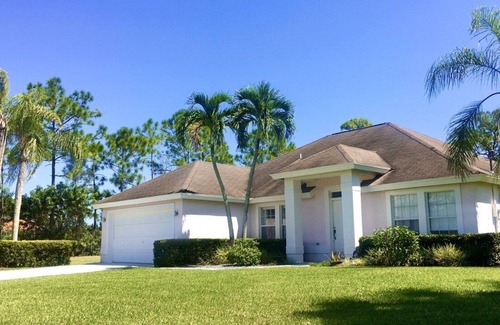 Hunt Club House | Single house with pool