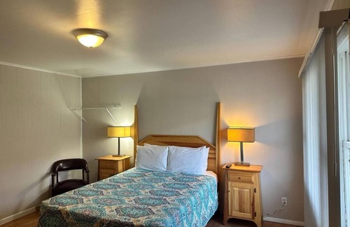 Saratoga Springs House | Single King Room - SKR