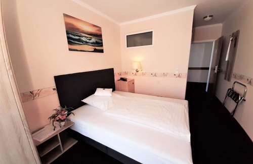 Bad Neuenahr-Ahrweiler Hotel | Single room bath or shower /WC - Krupp, Hotel