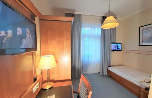 Bad Neuenahr-Ahrweiler Hotel | Single room bath or shower /WC - Krupp, Hotel