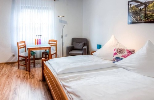 Niederemmel Bed & Breakfast | Single room on the ground floor - Gästehaus St. Eberhard