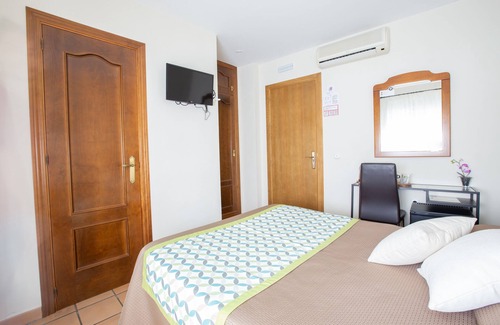 Marbella City Centre Hotel | Single room-Private Bathroom