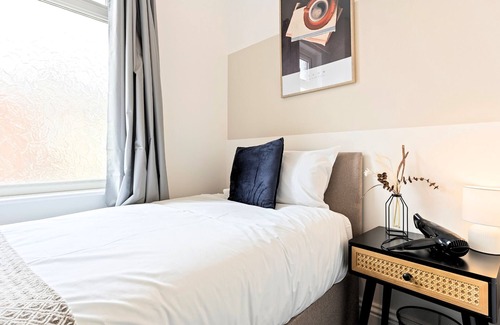 Redcar Bed & Breakfast | Single Room w/Ensuite | Perfect for Contractors