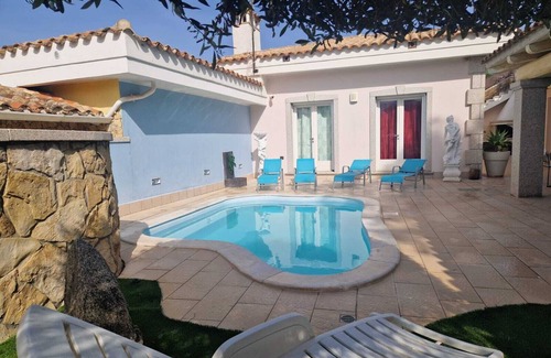 Cala Sinzias Villa | SINZIAS HOUSE WITH SWIMMING POOL 6 BEDS