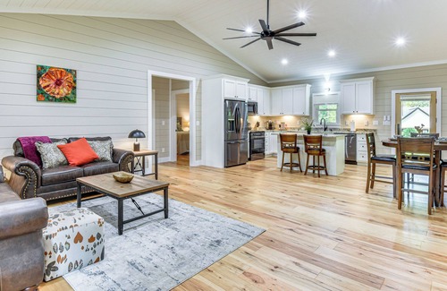 Wiley House | Sip, Shop & Dine: Family Home 9 Mi to Clayton!