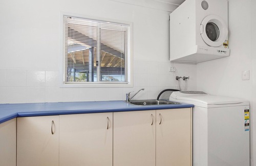 Mollymook House | Sippers at Seaview, Mollymook