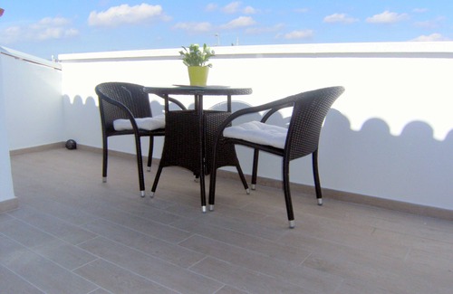 Sitges Town Center Apartment | Sitges centre. Free Wi-Fi. Bright studio with terrace. 20meters beach. Very calm