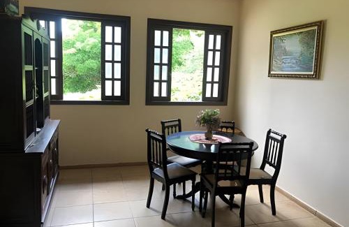 Jaboticatubas House | Sitio com Piscina AQUECIDa e 5 quartos c/suíte!