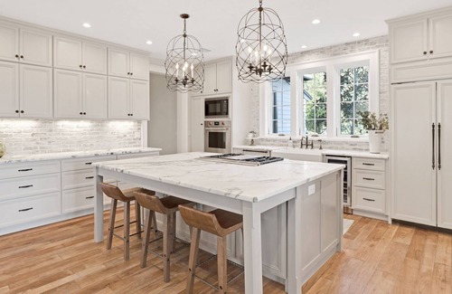Sunnyside House | Sittin' Purdy - Luxury Home Located on the Lake