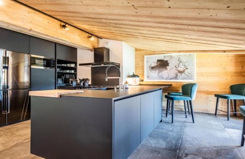 Les Gets Apartment | SITUATED IN THE BEAUTIFUL 11TH CENTURY VILLAGE OF LesGets-EXCEPTIONAL FAMILYHOME