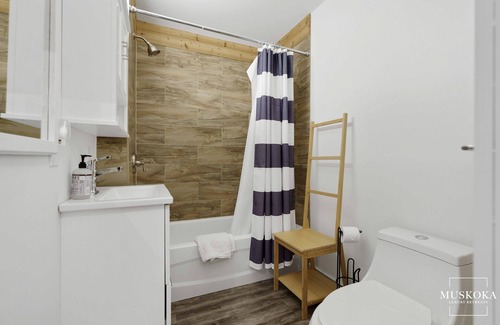 Georgian Bay House | Situated on picturesque Twelve Mile Bay
