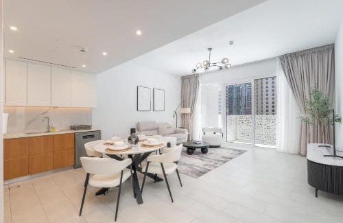 Dubai Marina Apartment | Situated On the Famous JBR With Direct Beach Access