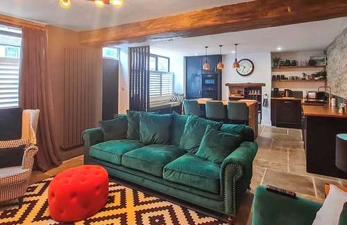 Tideswell Cottage | Situated perfectly in this quaint village of Tideswell.