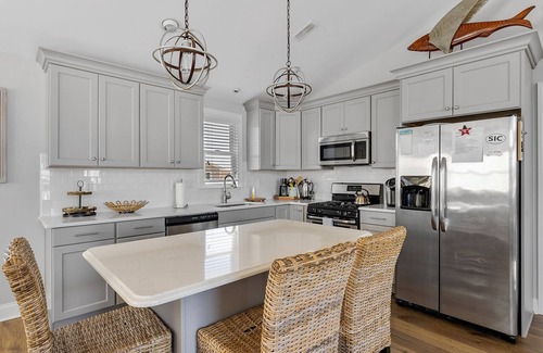 Townsend's Inlet House | Six bedroom, 5.5 bath townhome that sleeps 14