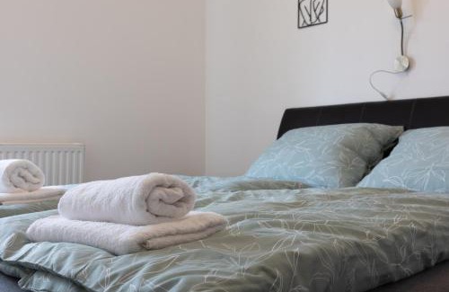 Pecs Apartment | Six Corners - Mystic Corner