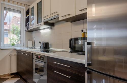 Pecs Apartment | Six Corners - Sunny Corner