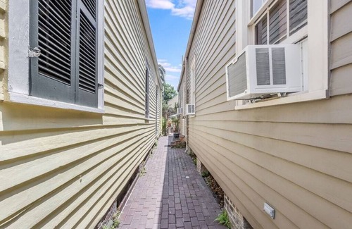 French Quarter House | Six Room Guest House