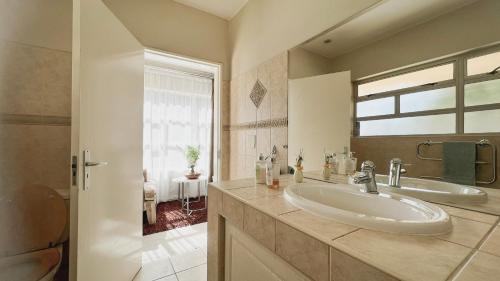 Northcliff House | Sizanazo Guest House - in the Heart of Northcliff Hill