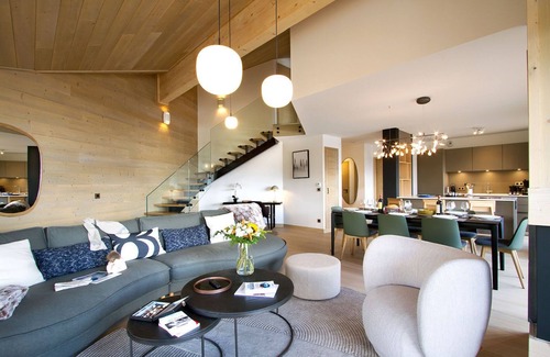Bergers Condo | Ski aux pieds ! Beau T5 duplex avec accès piscine