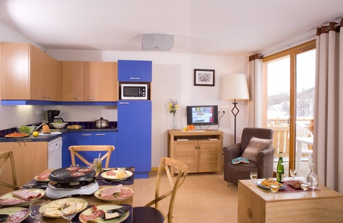 Les Orres Condo | Ski aux pieds ! Joli Appart vue montagne