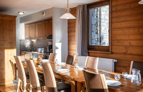 Les Eucherts Condo | Ski aux pieds | Piscine et sauna | Balcon privé