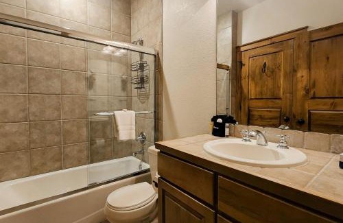 Four O'Clock House | Ski Chalet