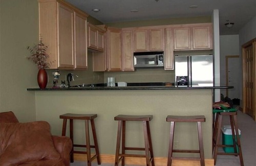 Dillon Condo | Ski Condo with Great Lake Dillon Views