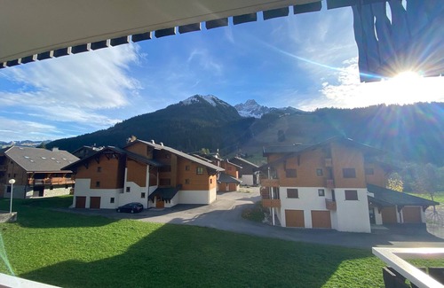 La Chapelle-d'Abondance Apartment | Ski-In/Ski-Out Studio with Mountain View Balcony and Parking