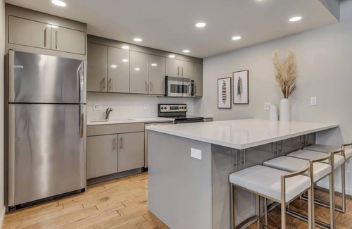 Aspen Apartment | Ski-in/out! 3 BR, 3 BA Aspen Condo w/Hot-tub!