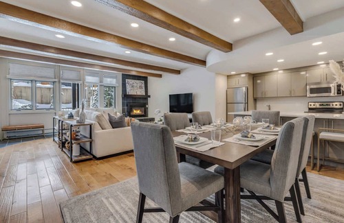 Aspen Apartment | Ski-in/out! 3 BR, 3 BA Aspen Condo w/Hot-tub!
