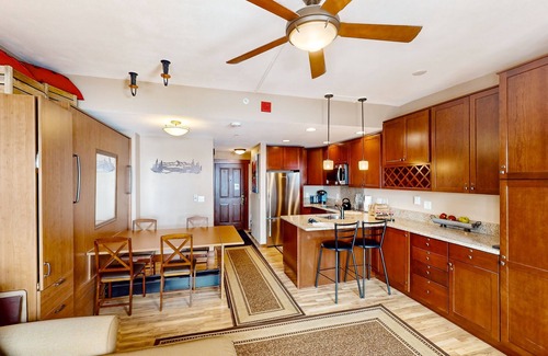 Copper Mountain Apartment | Ski-in/out Center Village studio with fireplace, hot tub, sauna & gym