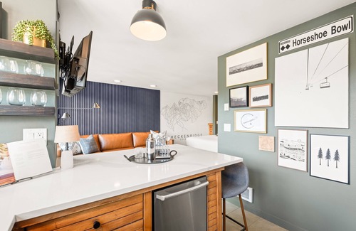 Peak 9 Condo | Ski in/Out Central Condo Hot Tubs and Amenities