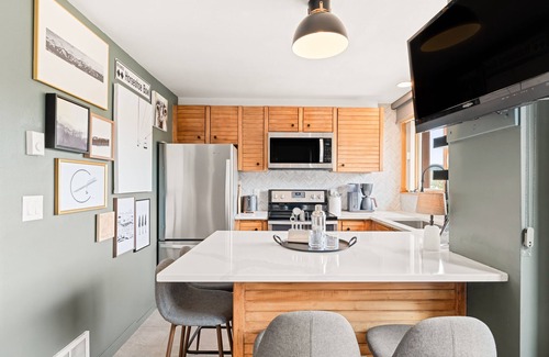 Peak 9 Condo | Ski in/Out Central Condo Hot Tubs and Amenities